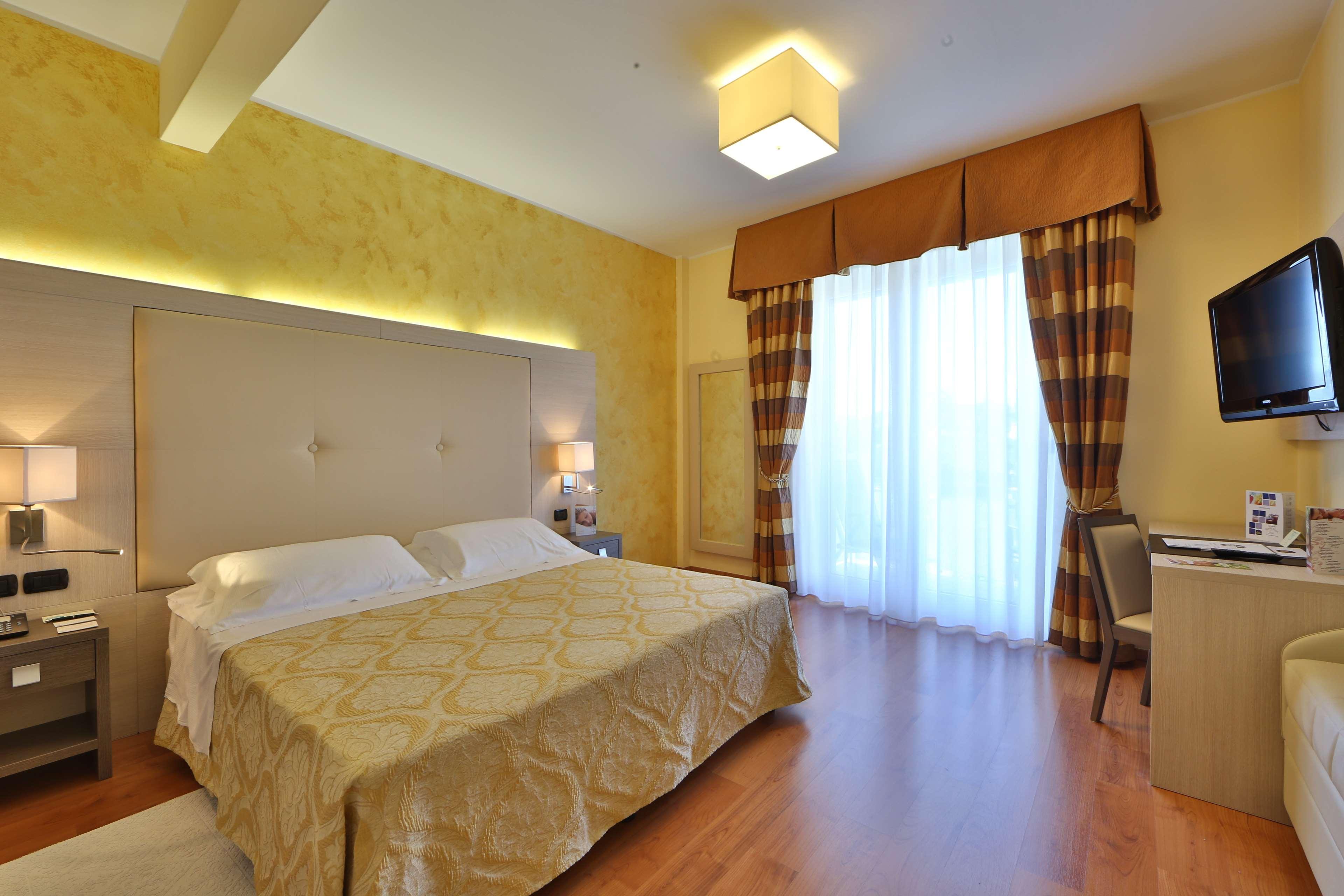 Western Tigullio Royal Hotel 4*